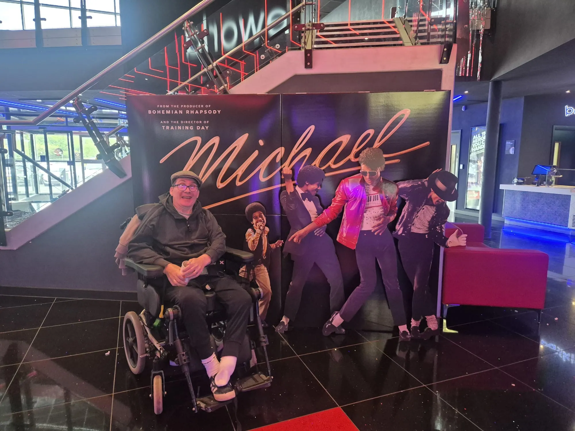 Watching Michael Jackson at the cinema 