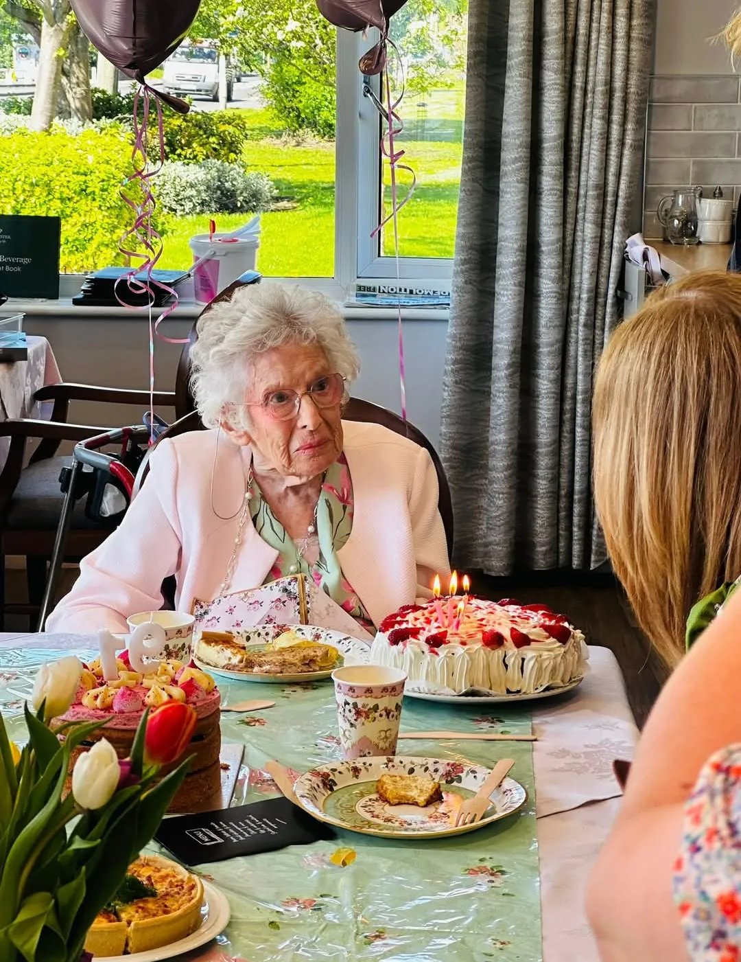 Smiles, family and cake!