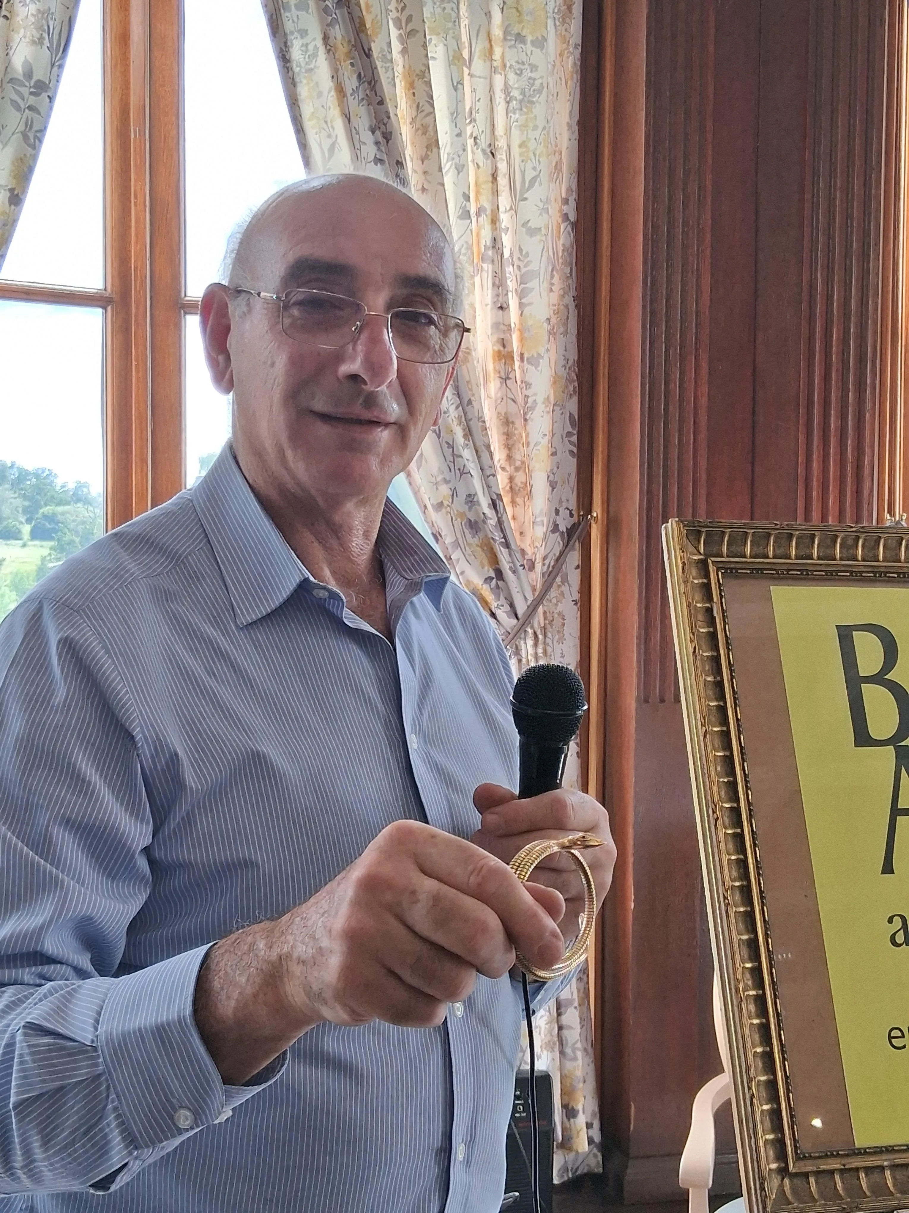 An Afternoon of Discoveries with Bushey Auctions