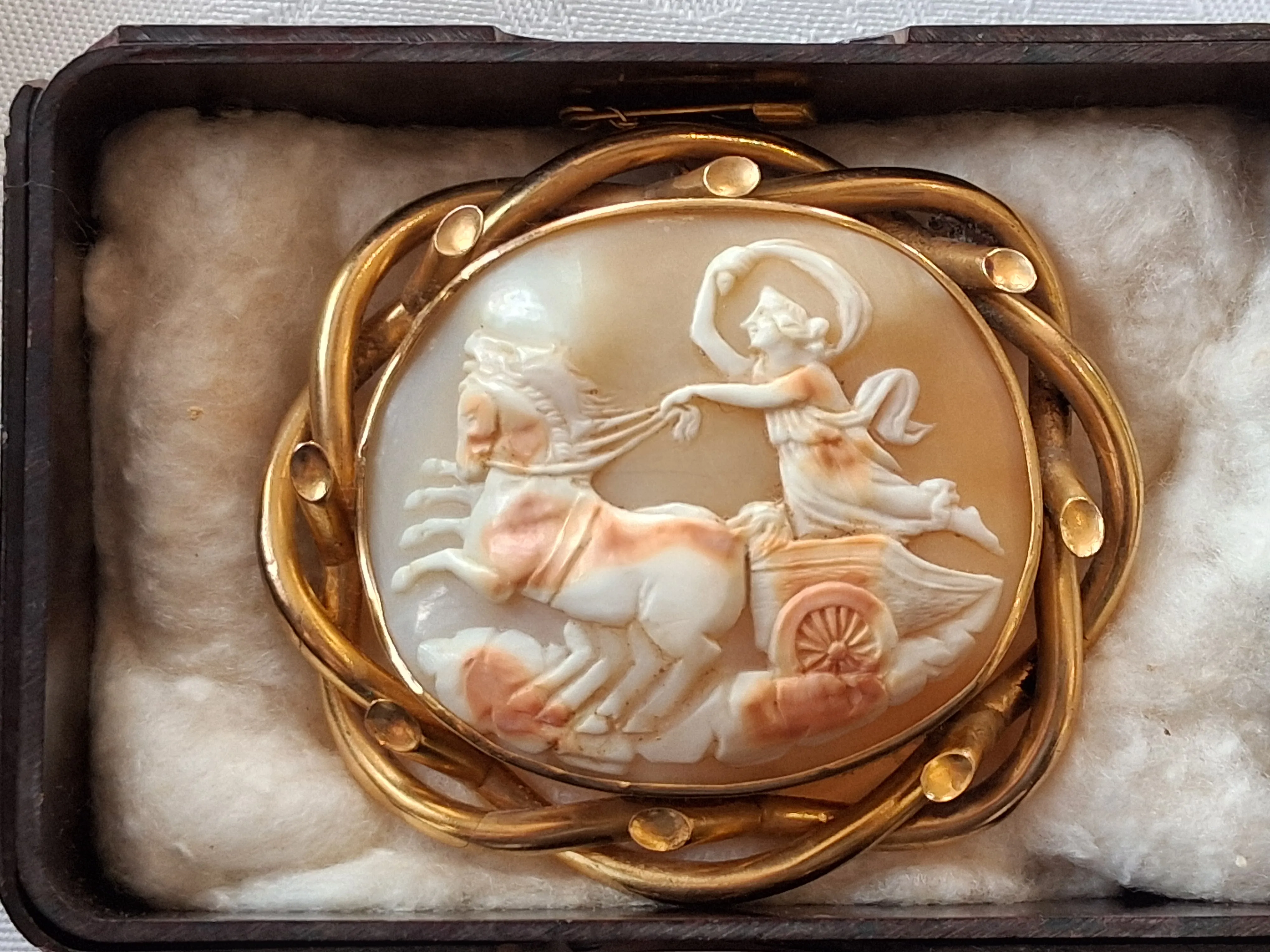 An Afternoon of Discoveries with Bushey Auctions