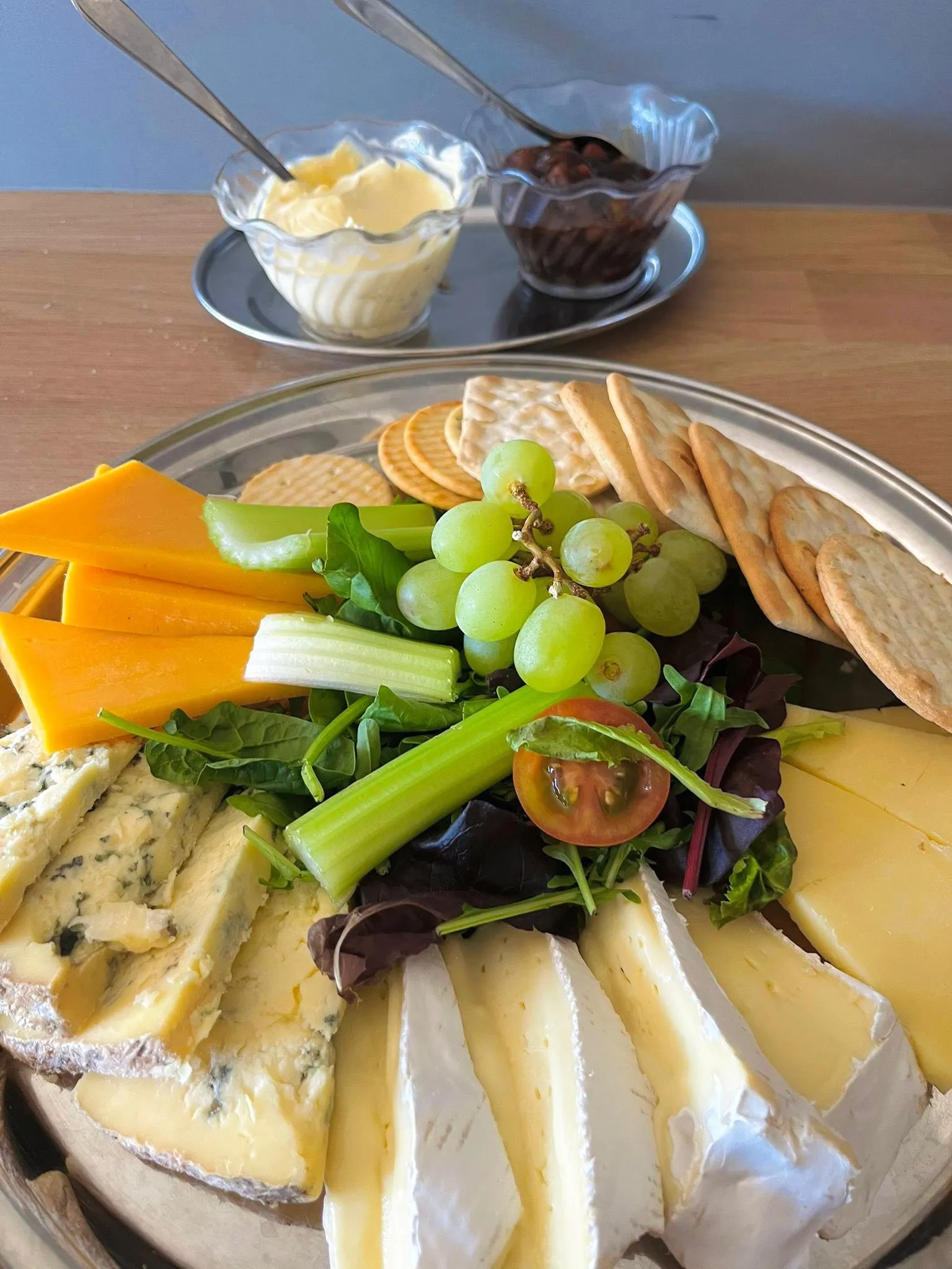 An evening of opera, cheese and wine! 