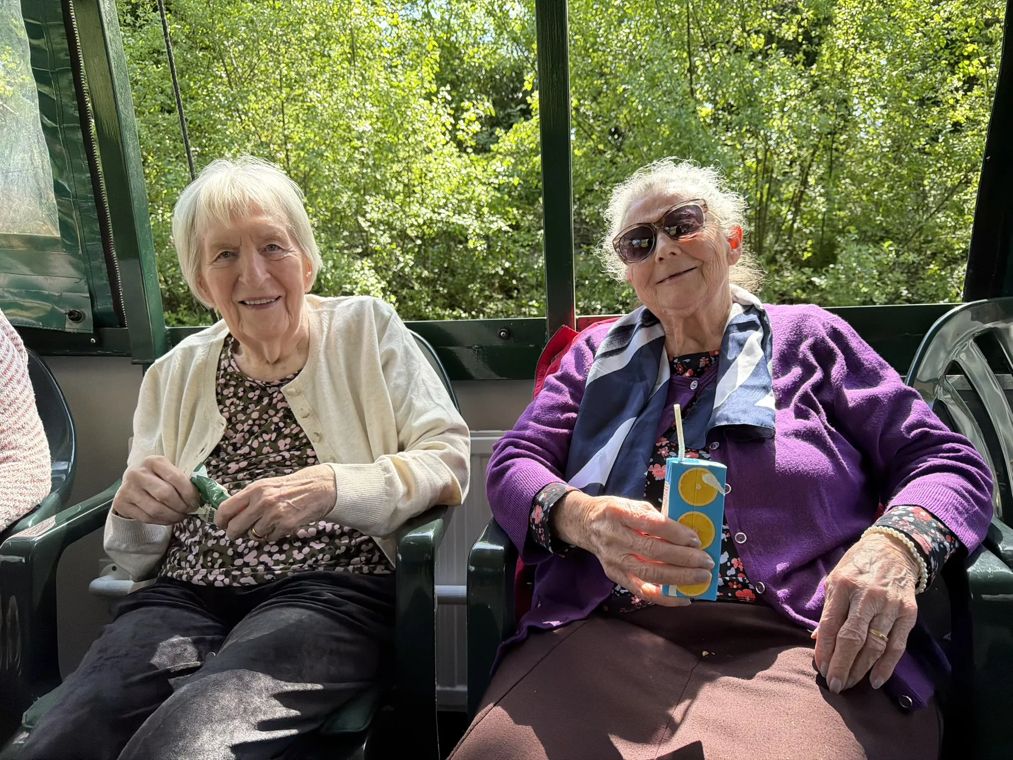 A trip on the Basingstoke Canal 