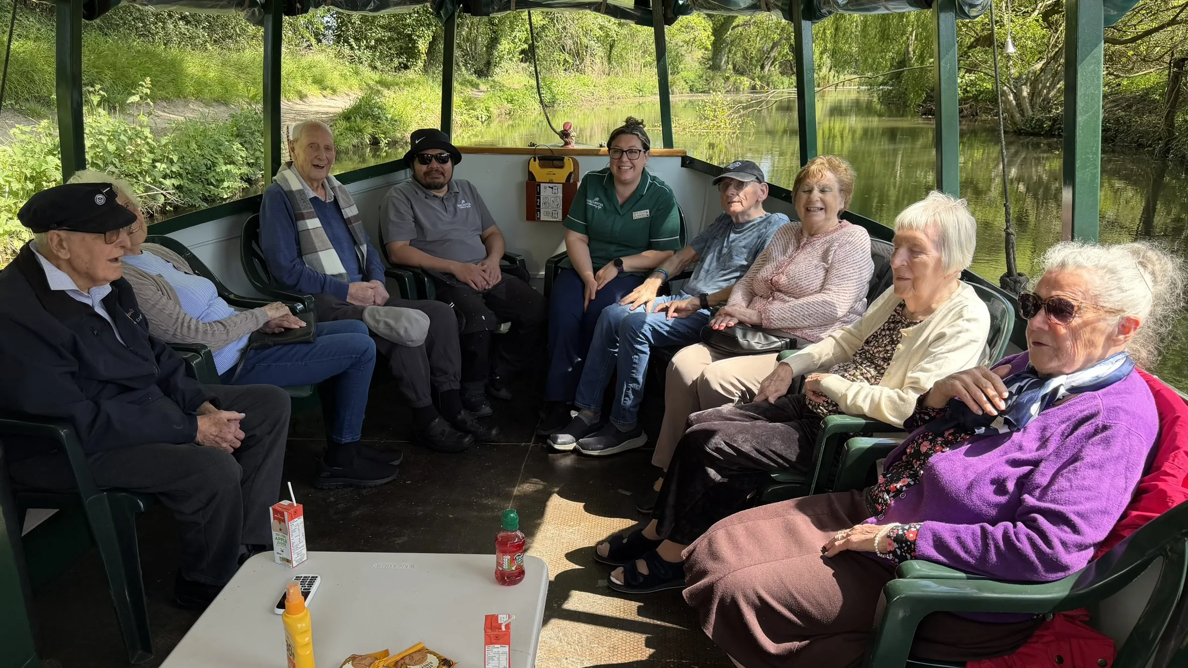 A trip on the Basingstoke Canal 