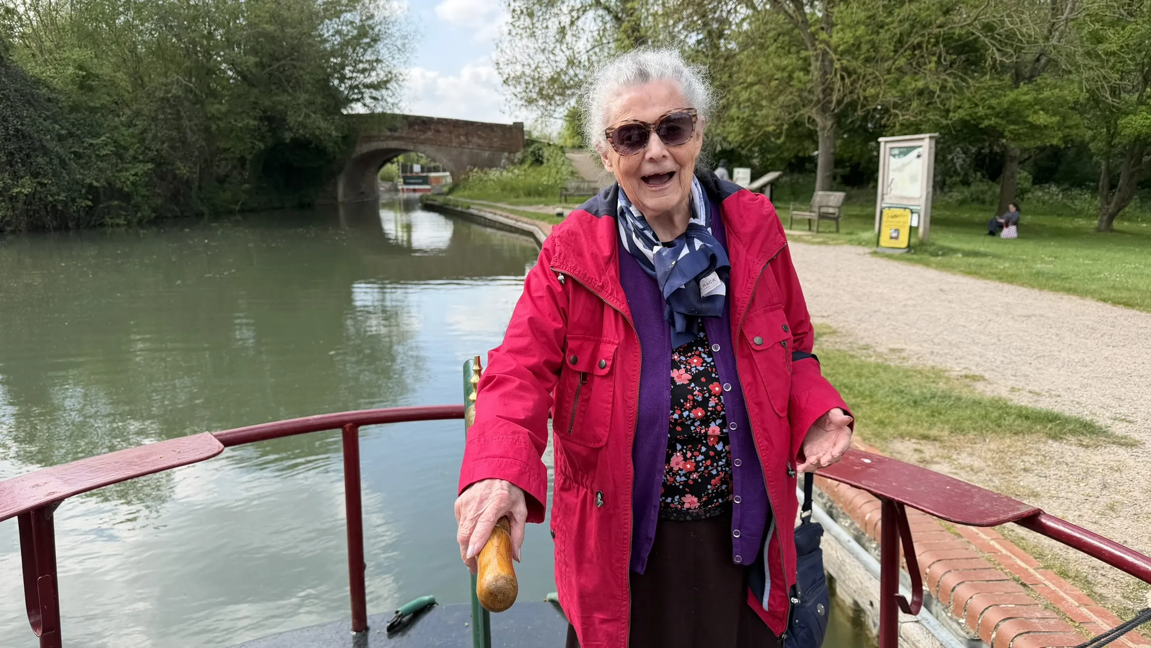 A trip on the Basingstoke Canal 
