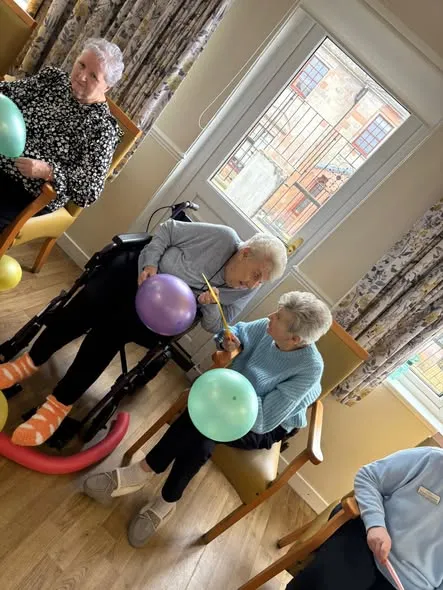Balloon Tennis