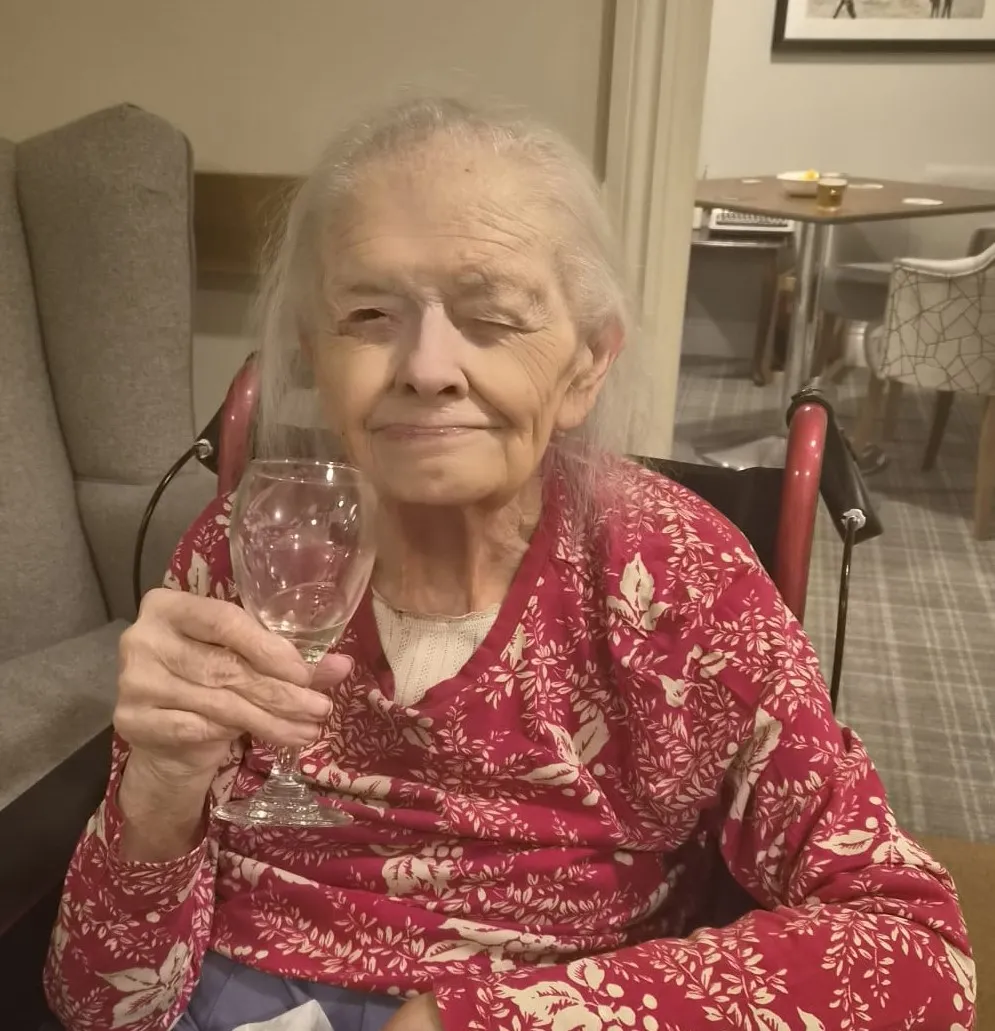 Residents Enjoy Pop-up Pub & Games on Memory Lane