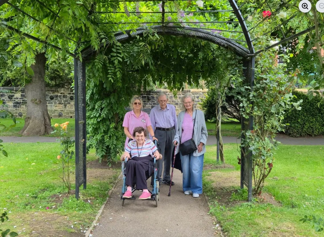 A stroll around Victoria Gardens in Tewkesbury