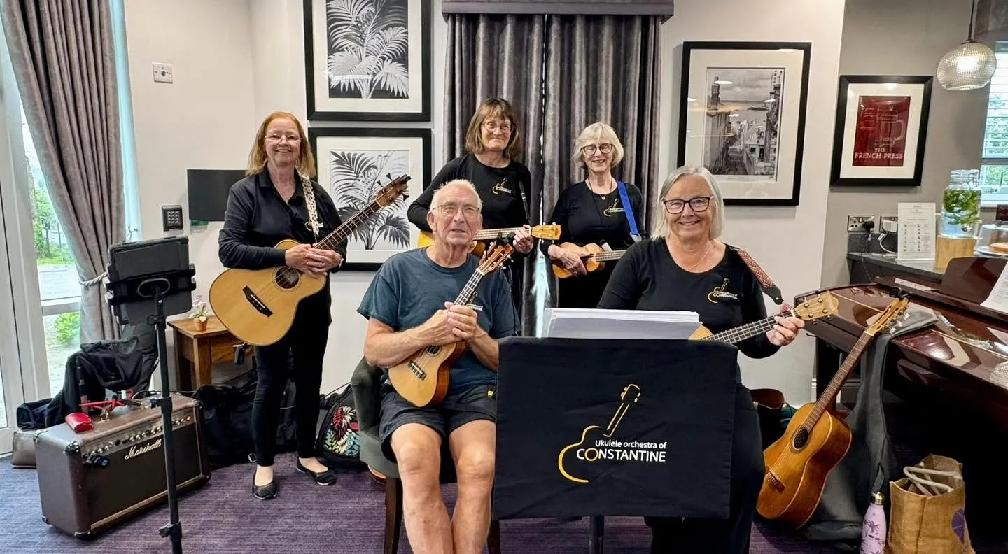 Fundraising with Ukulele Orchestra