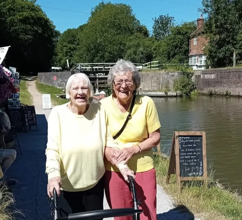 Residents Enjoy a Wonderful Morning at Hatton Locks