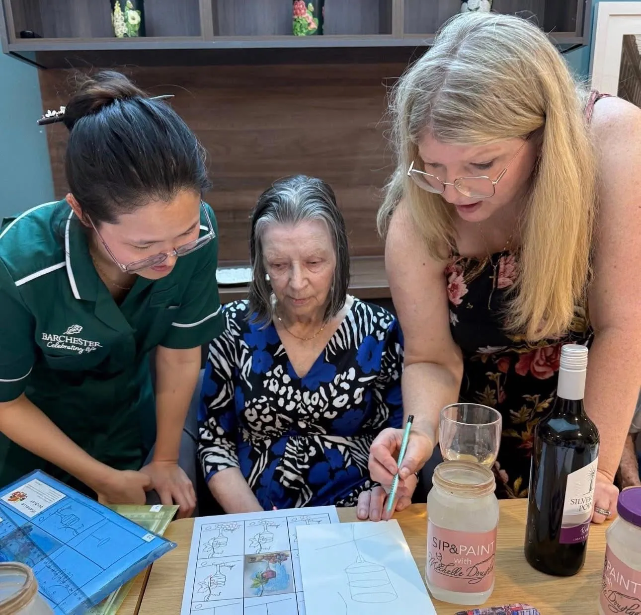 A Creative Afternoon: Residents Enjoy ‘Sip and Paint’ with Michelle