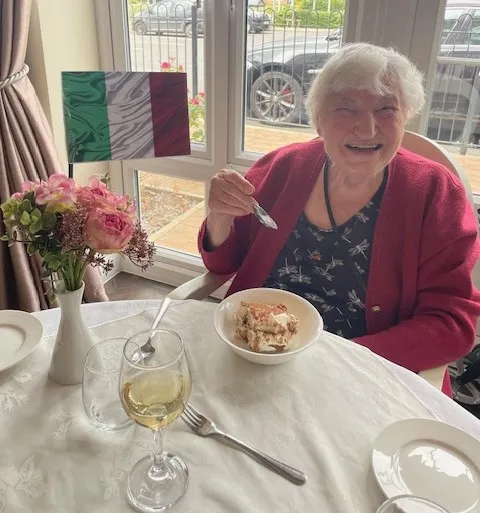 "Buon Appetito!" As Residents Enjoy Italian-Themed Dining Experience