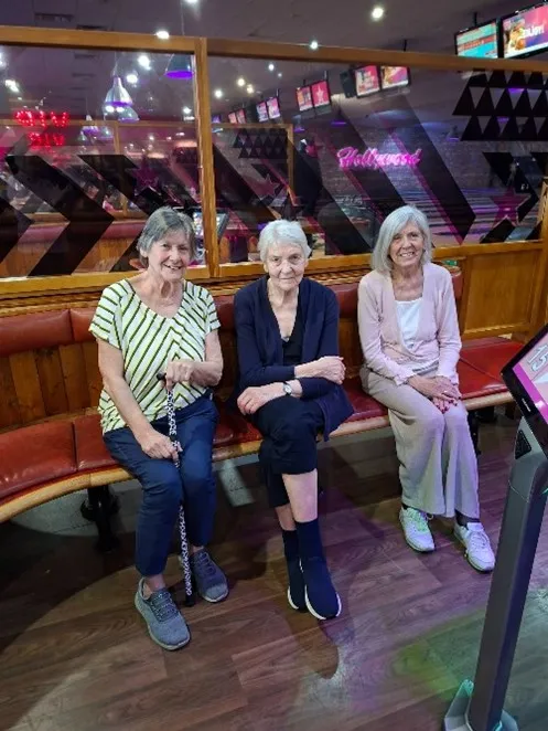 Hollywood bowling 