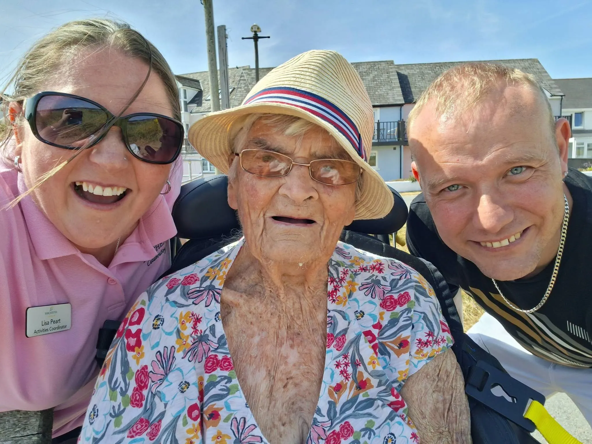 Sunshine, Sea Views and Ice Cream