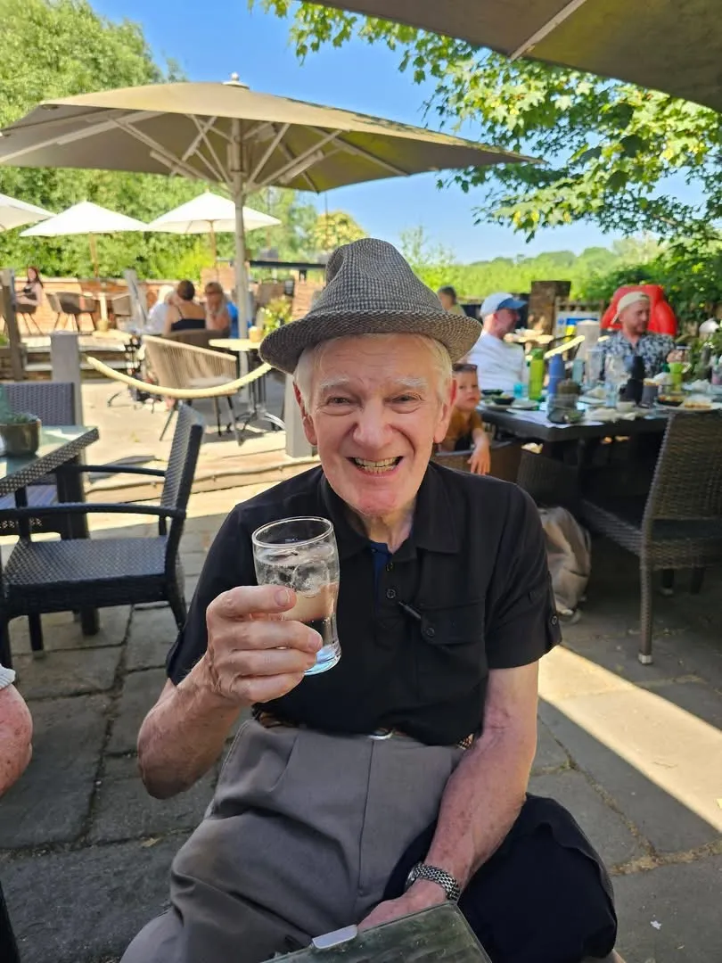 Summer afternoons at the pub 