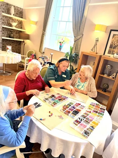 Residents Express Their Creativity Through Bracelet Making