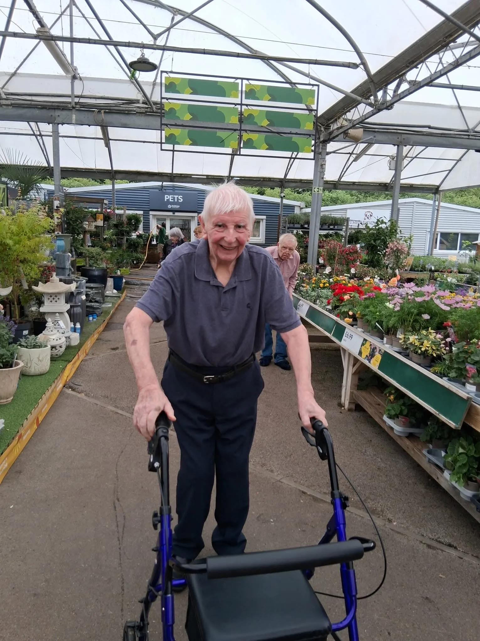 Residents enjoy a Wonderful Day Out at Dobbies Garden Centre