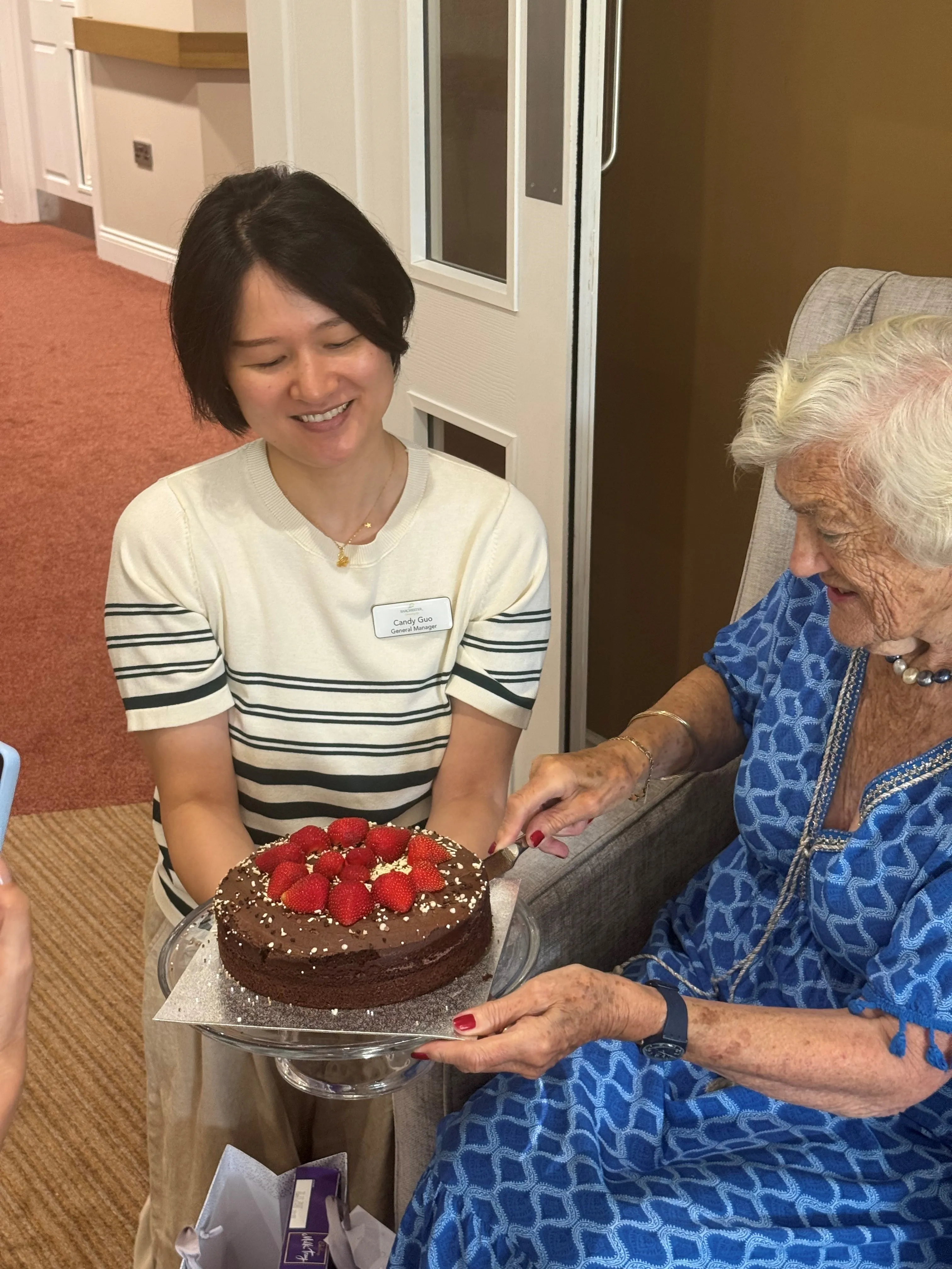 Lotus Manor Family Celebrate Jill's 80th Birthday!