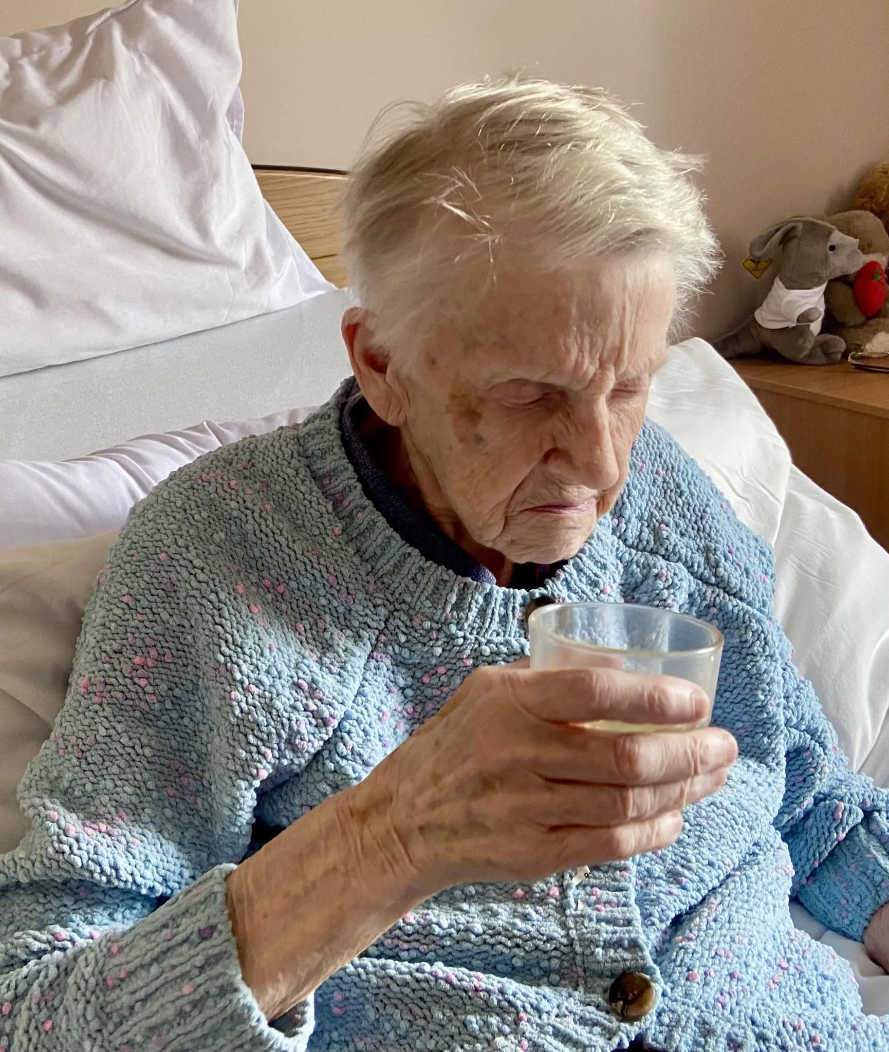 Our residents at Hall Park celebrated National Iced Tea Day!