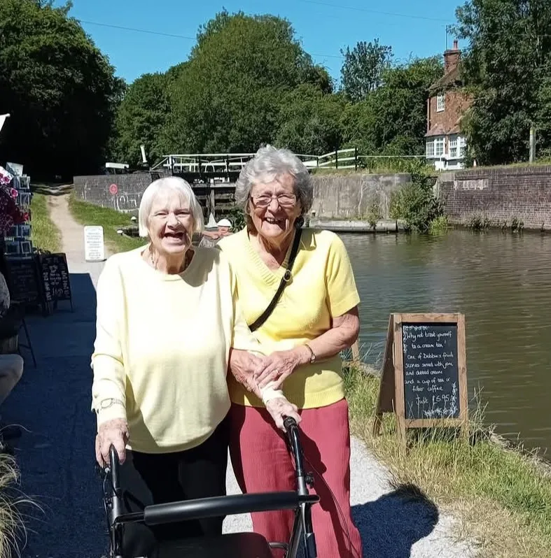 Residents Enjoy a Wonderful Morning at Hatton Locks