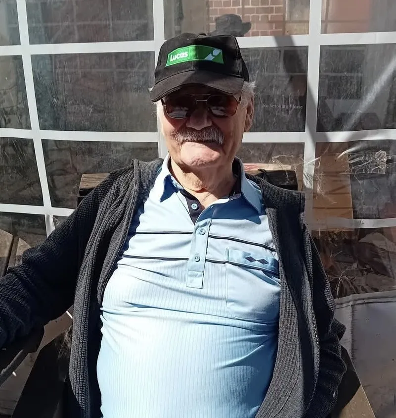 Residents Enjoy a Wonderful Morning at Hatton Locks