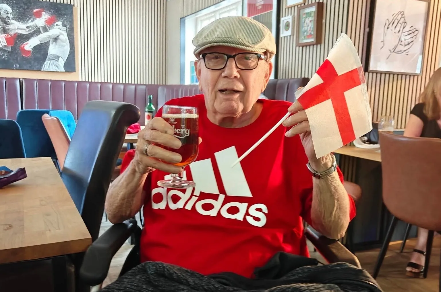 Pint in hand, flag at the ready!