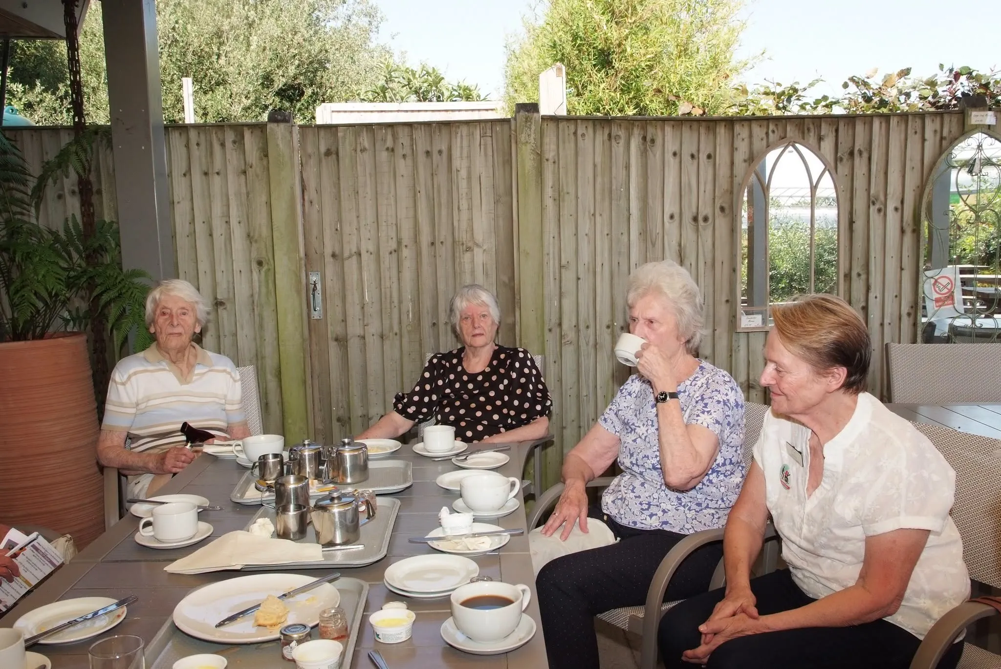 Tea, Scones & Seasonal Blooms!