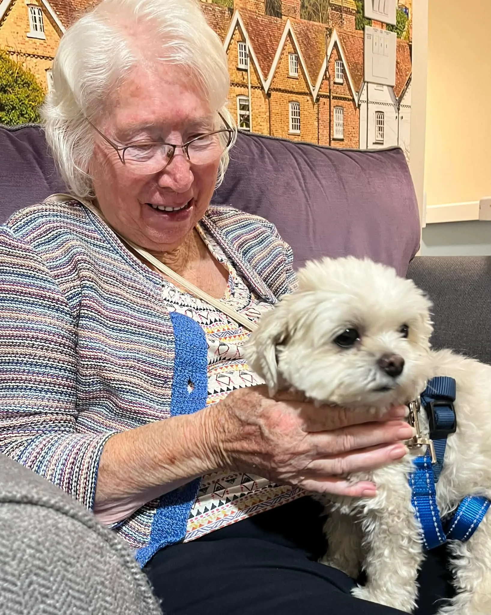 Toto visits Emily Jackson House