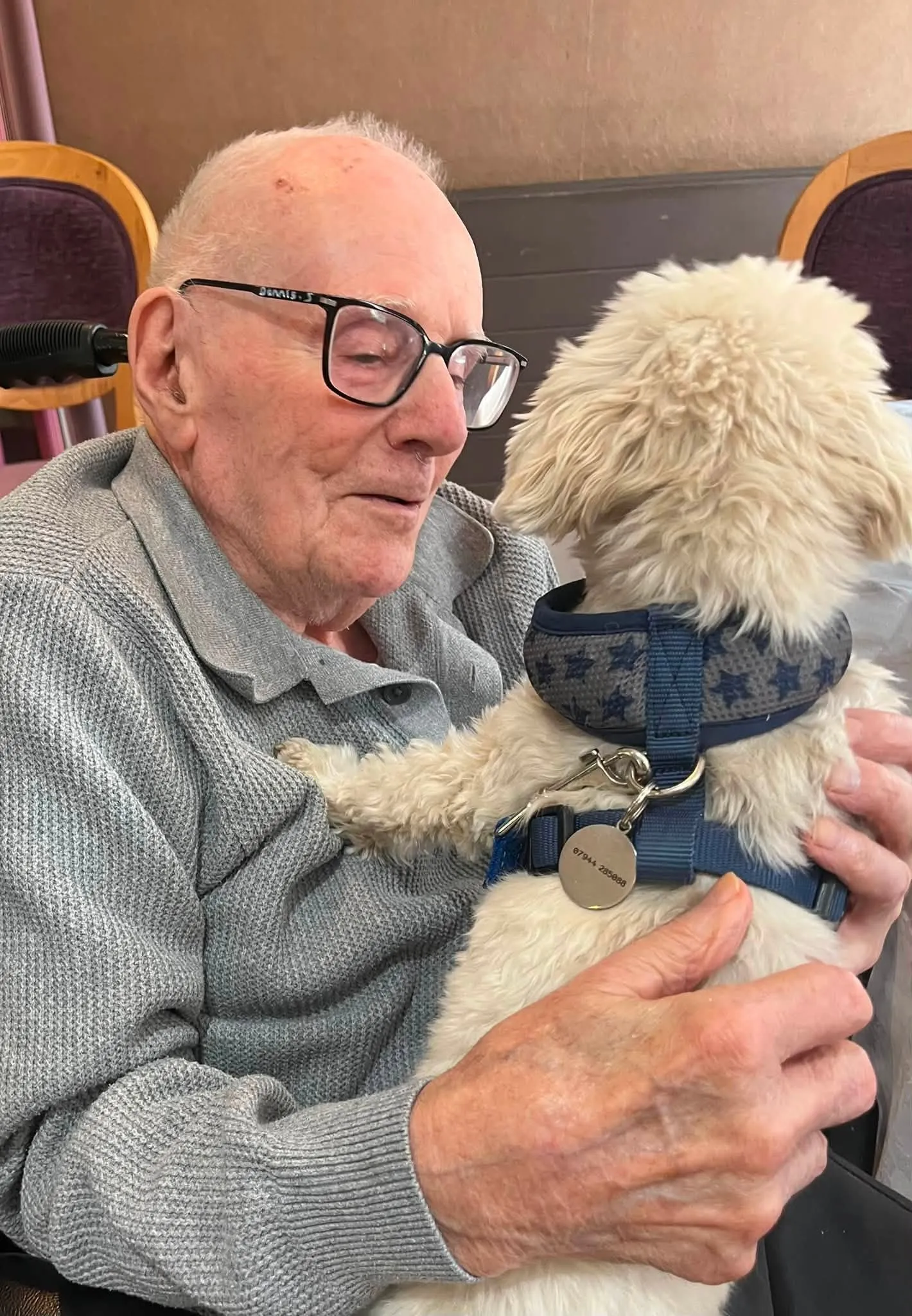 Toto visits Emily Jackson House