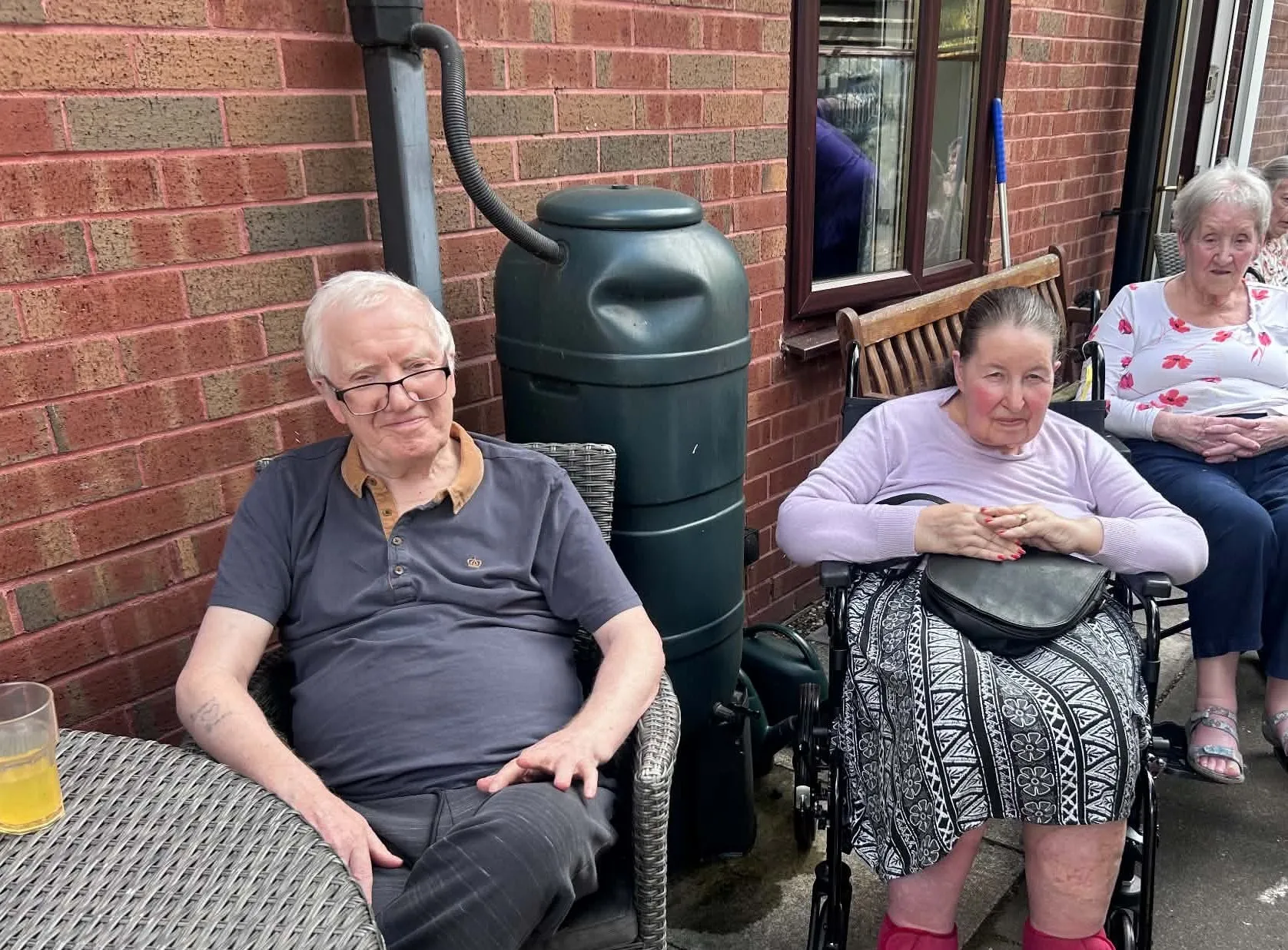 A wonderful summer afternoon in the garden!