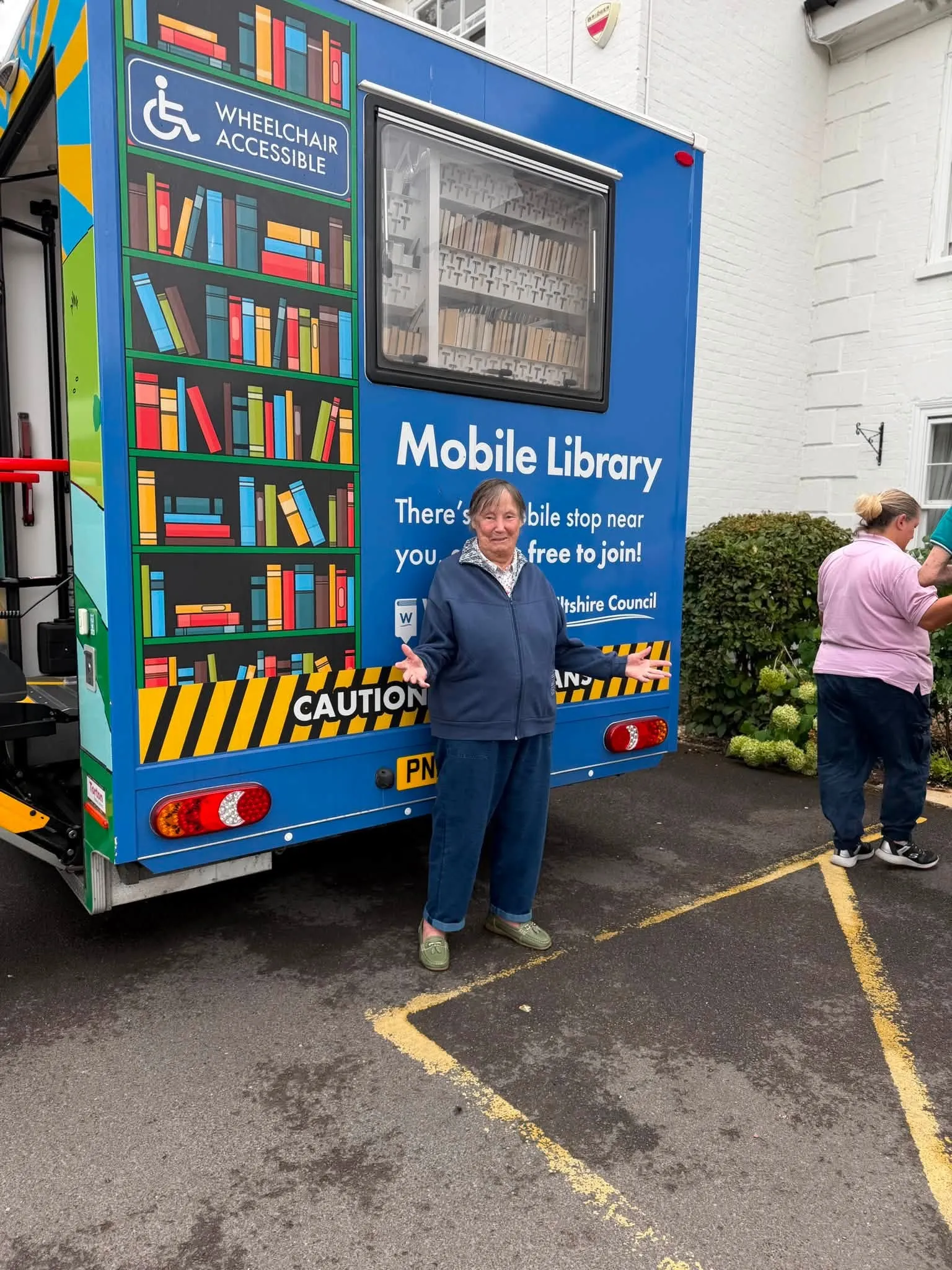 Mobile Library is visit to Milford House!