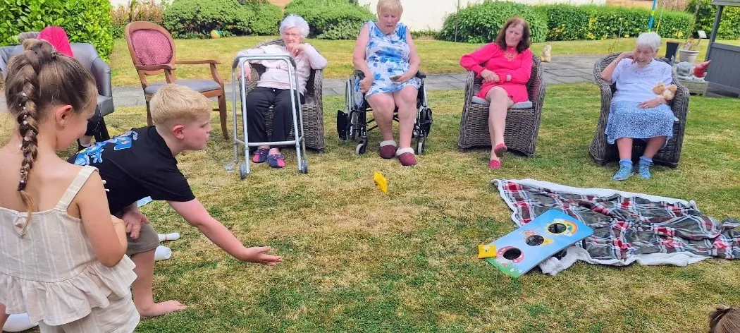 Intergenerational teddy bears picnic
