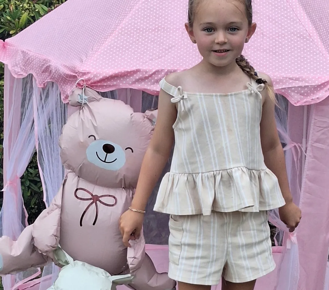 Intergenerational teddy bears picnic