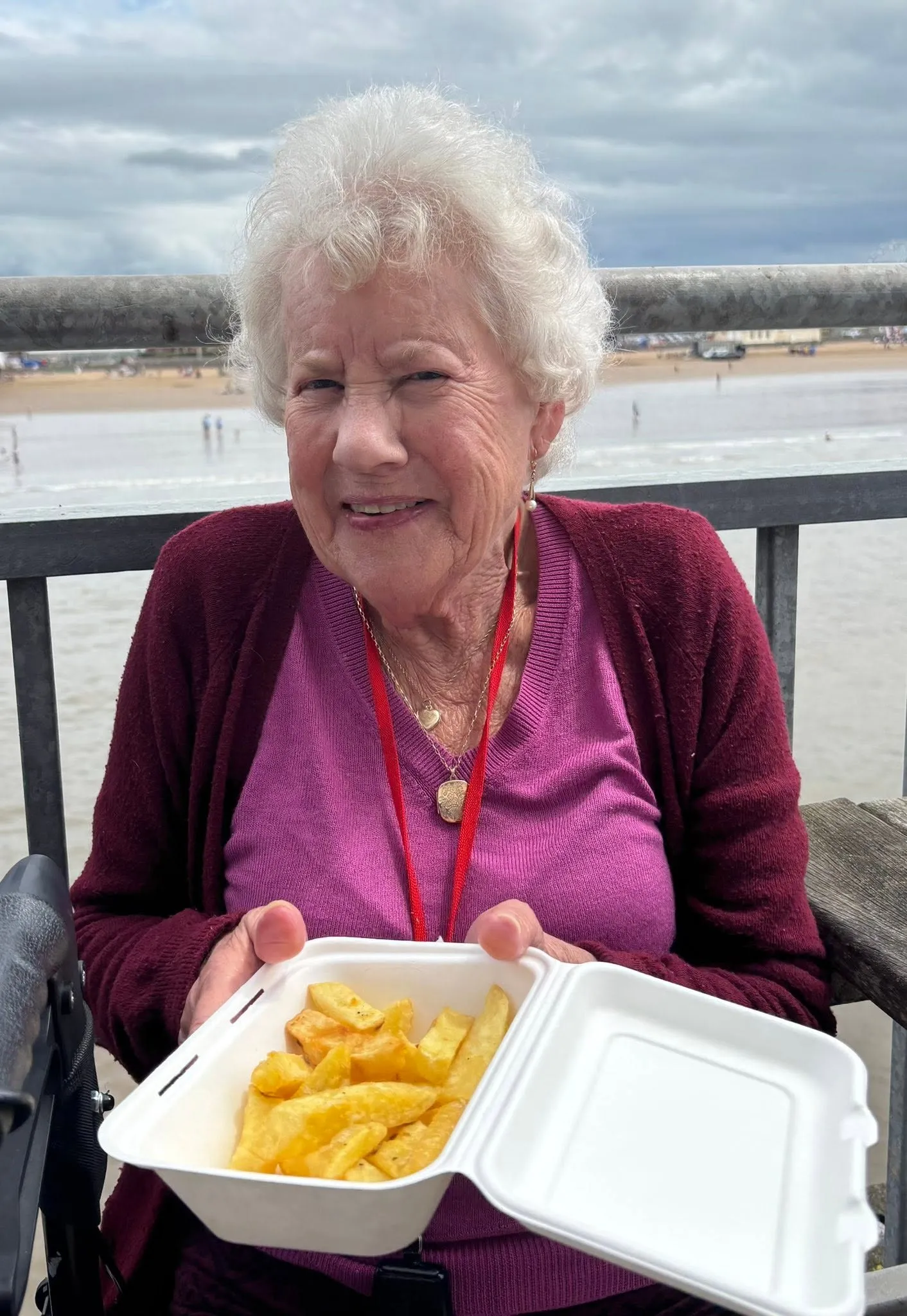 Oh we do like to be beside the seaside 