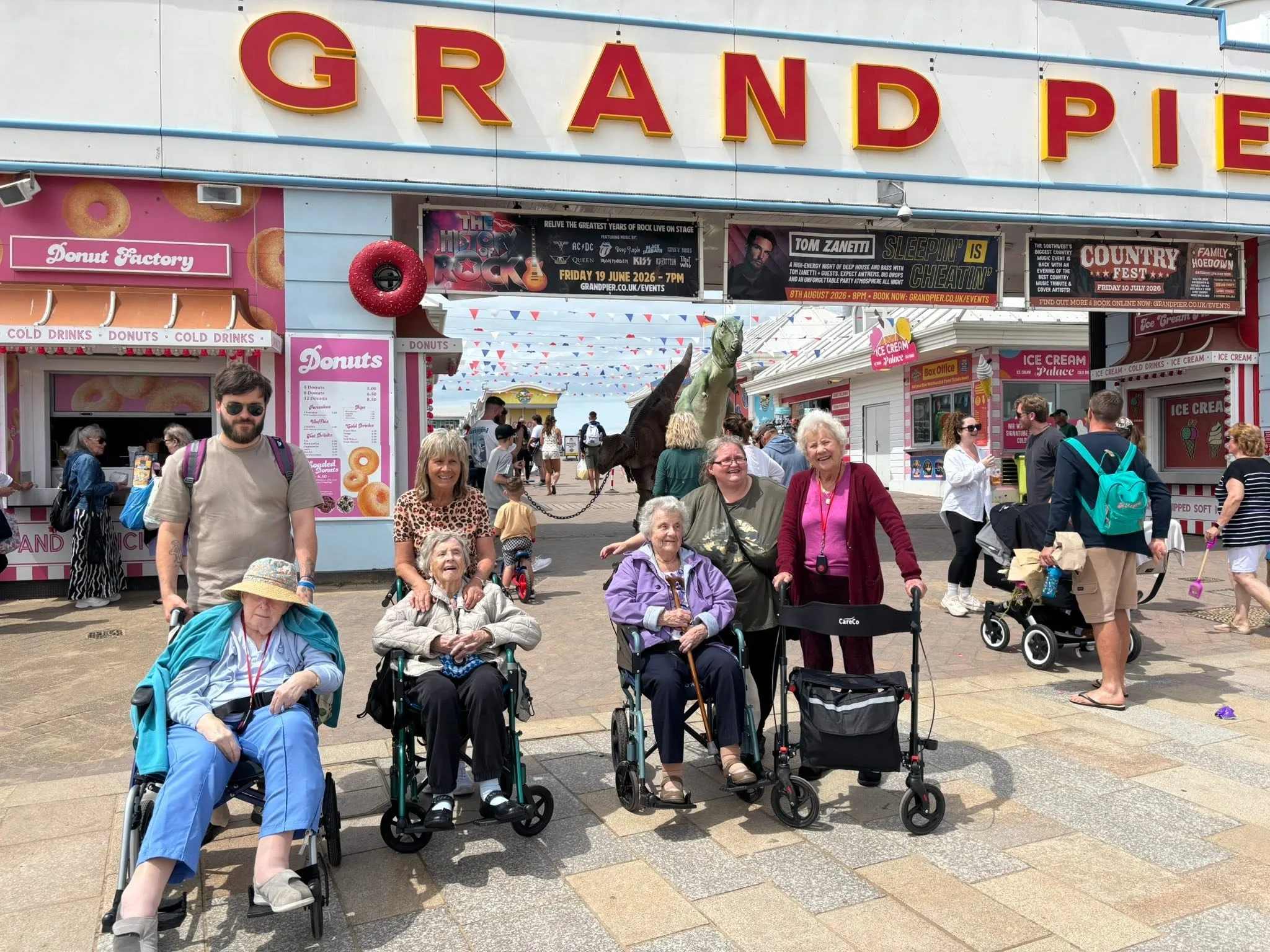 Oh we do like to be beside the seaside 