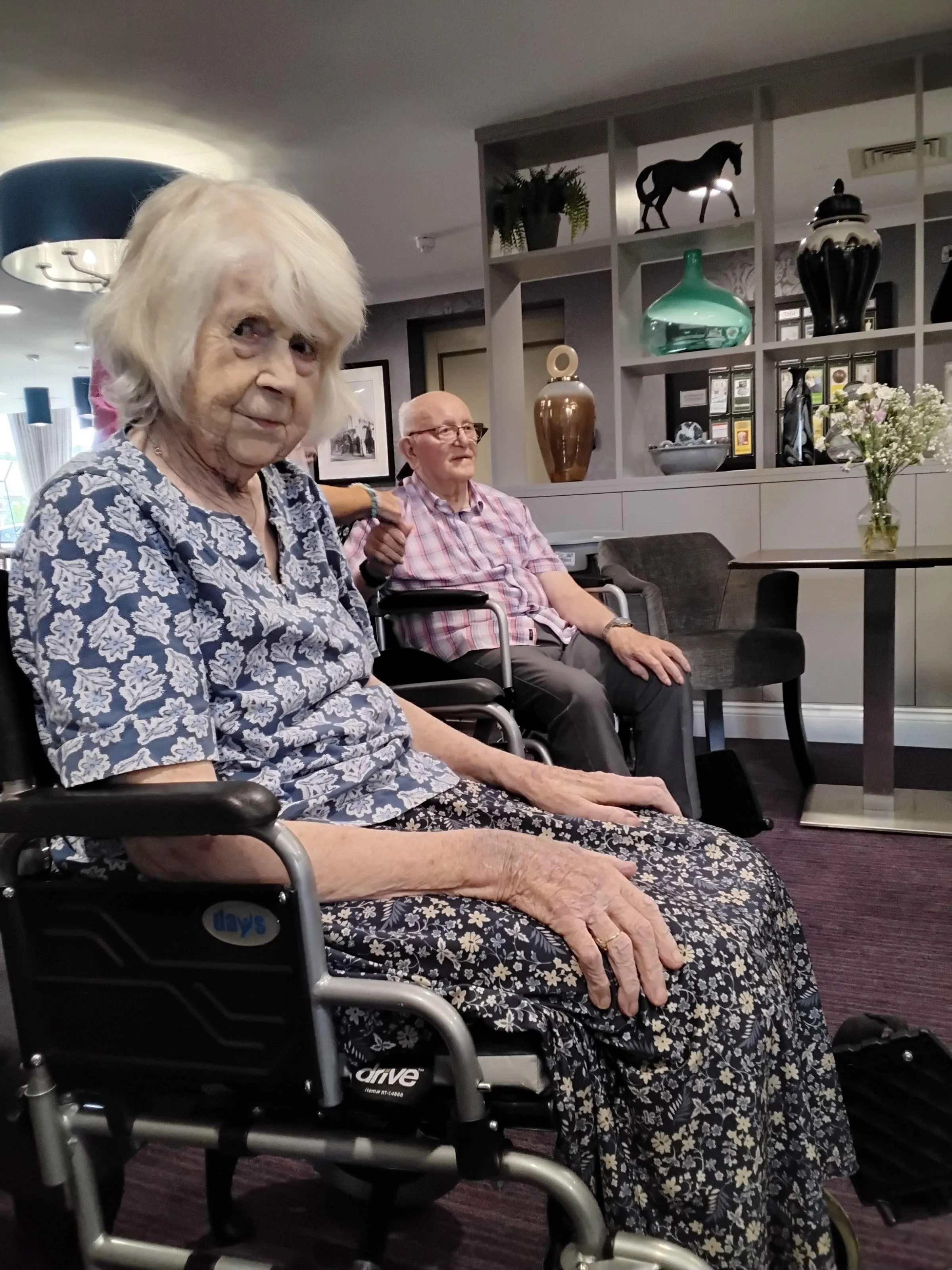 Boots 'n' Strings play for the Residents
