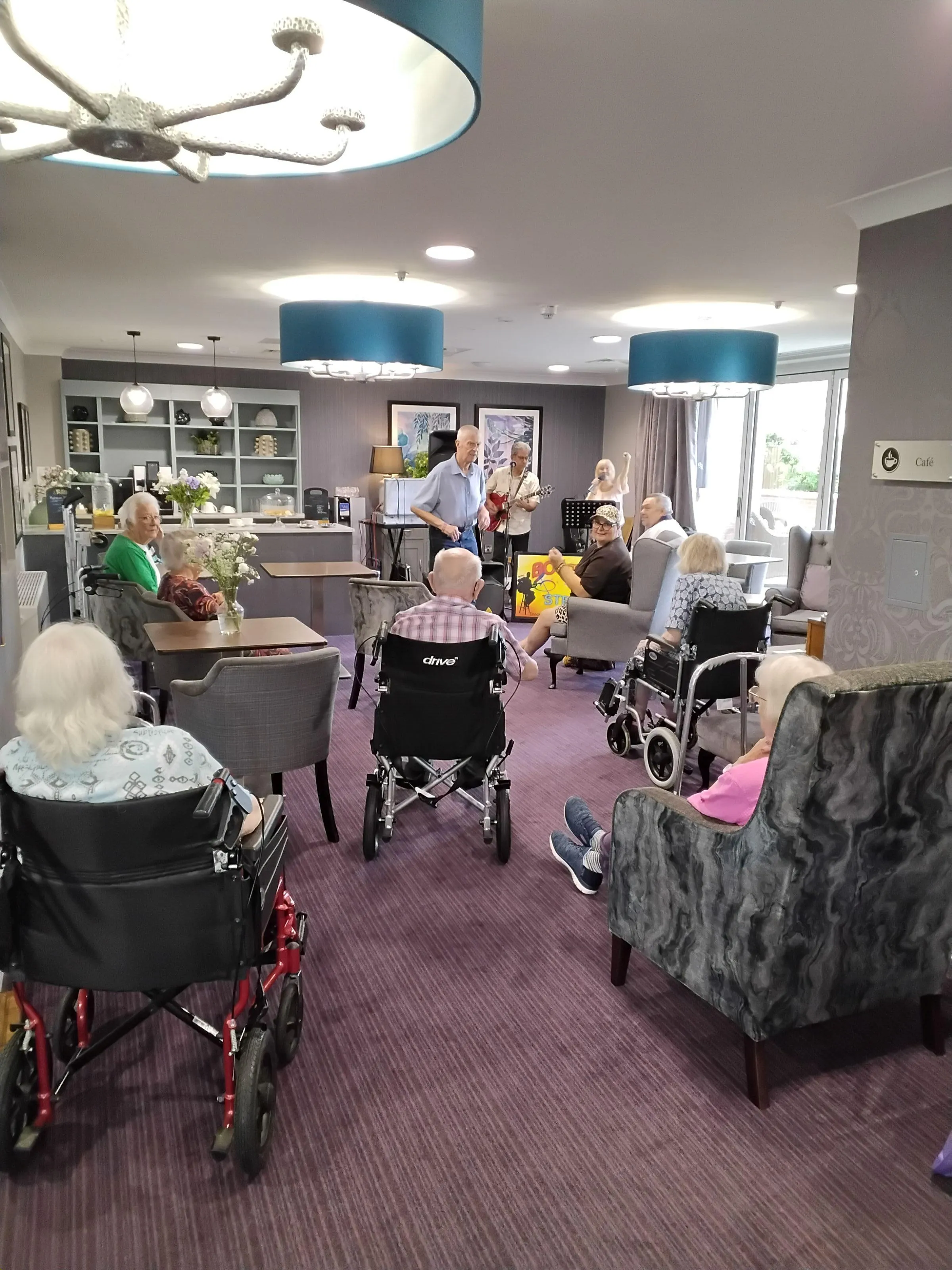 Boots 'n' Strings play for the Residents