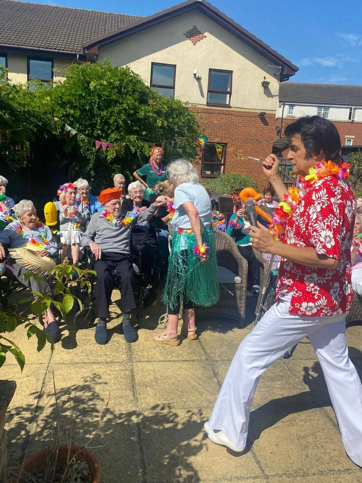  Harton Hawaiian Day 