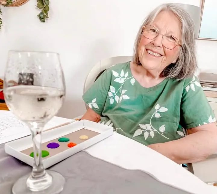 Prosecco, paint and plenty of fun! 